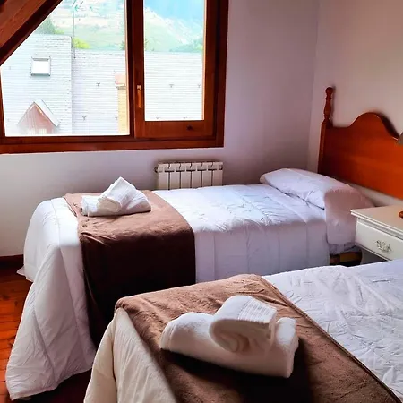 Con Terraza Y Paisajes De Montana Unico